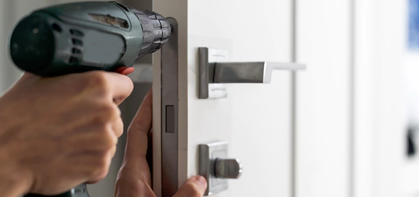 Locksmith For Lock Replacement Near Me in Garden Acres, CA